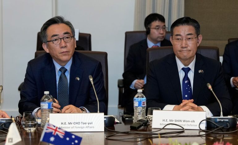 한국은 호주, 미국, 영국과 군사 기술을 공유하기 위해 동맹에 가입하는 것을 고려하고 있습니다.