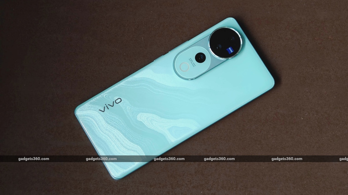 Vivo V40e는 5,500mAh 배터리와 커브드 디스플레이를 탑재하고 9월 말 인도에서 출시될 예정입니다.