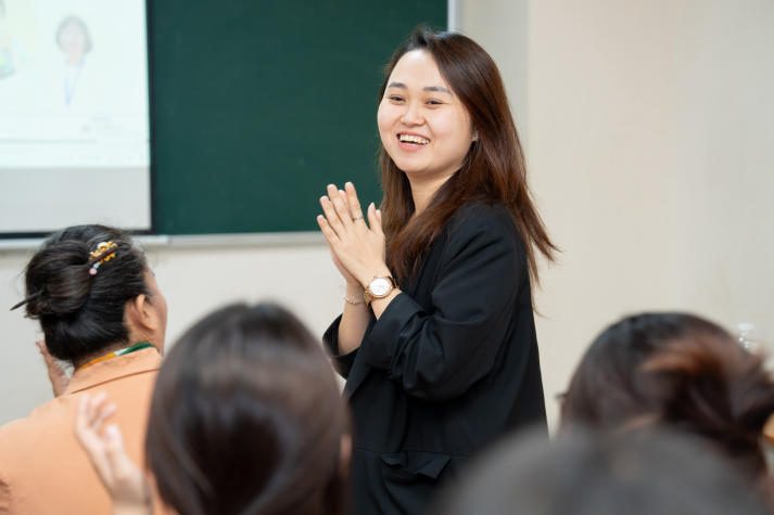 한국학 학생들은 전문가의 지도를 받아 TOPIK 시험을 준비합니다28